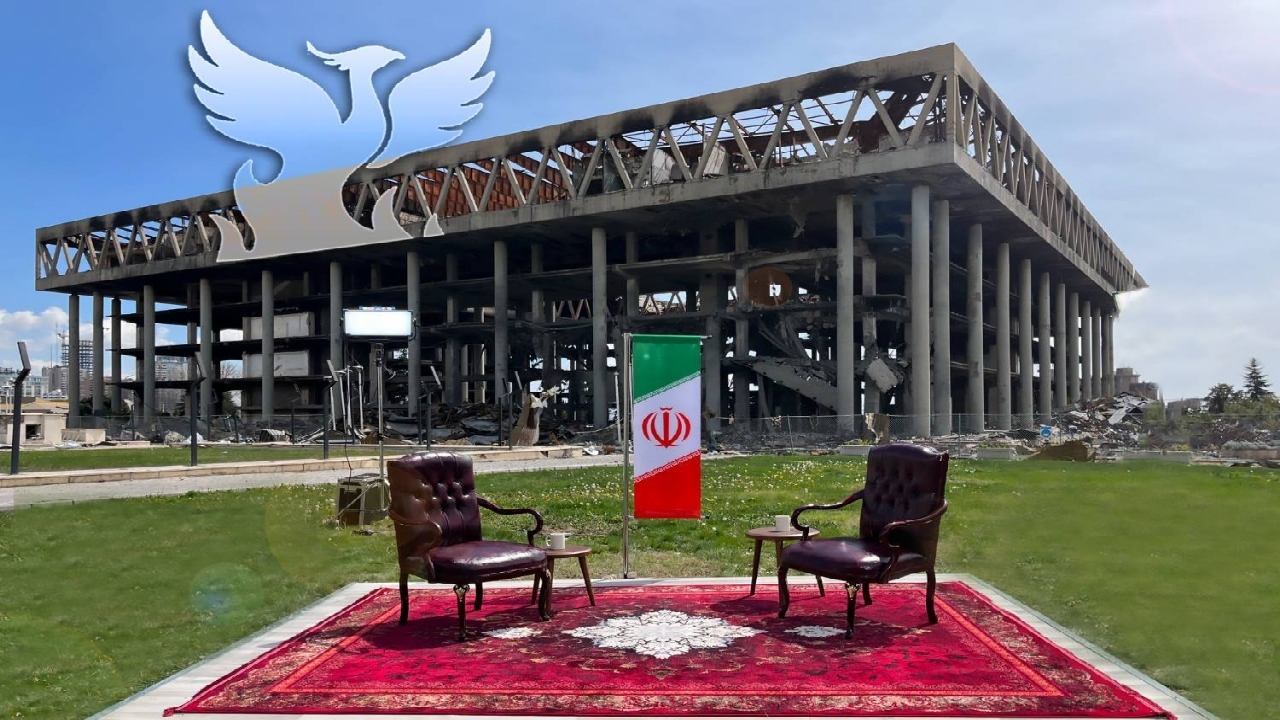 «ققنوس» بر فراز ساختمان شیشه‌ای پر می‌کشد