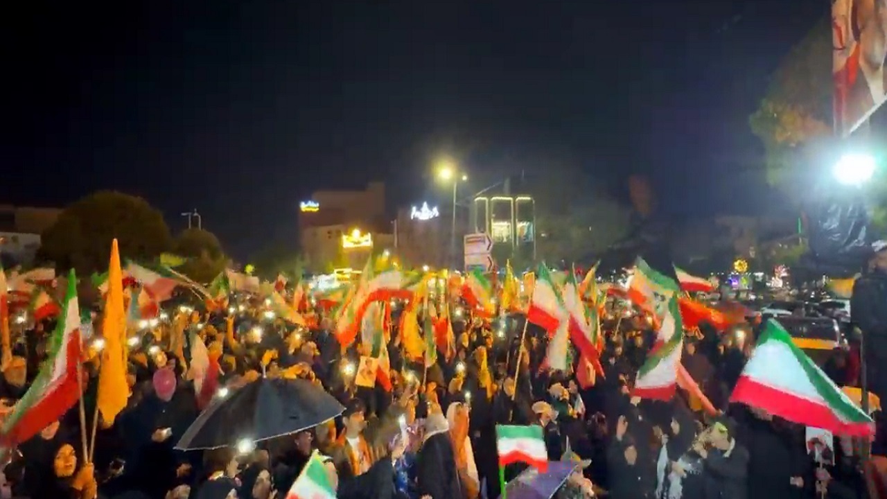 رجزخوانی در تجمع  امشب مردم انقلابی شهر مقدس قم+فیلم