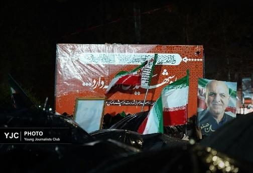 باران عاشقی بر پیکر مطهر شهید حاج رمضان حسنوند در خرم آباد + تصاویر