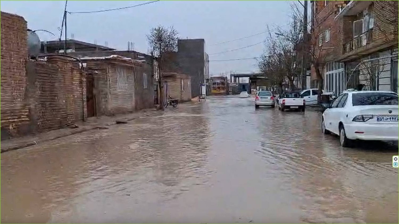 بارش باران شدید و جاری شدن سیلاب در دهستان نردین + فیلم