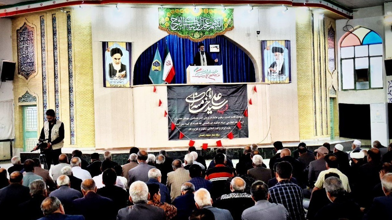 مردم ایران در برابر تهدیدها عقب نشینی نخواهند کرد