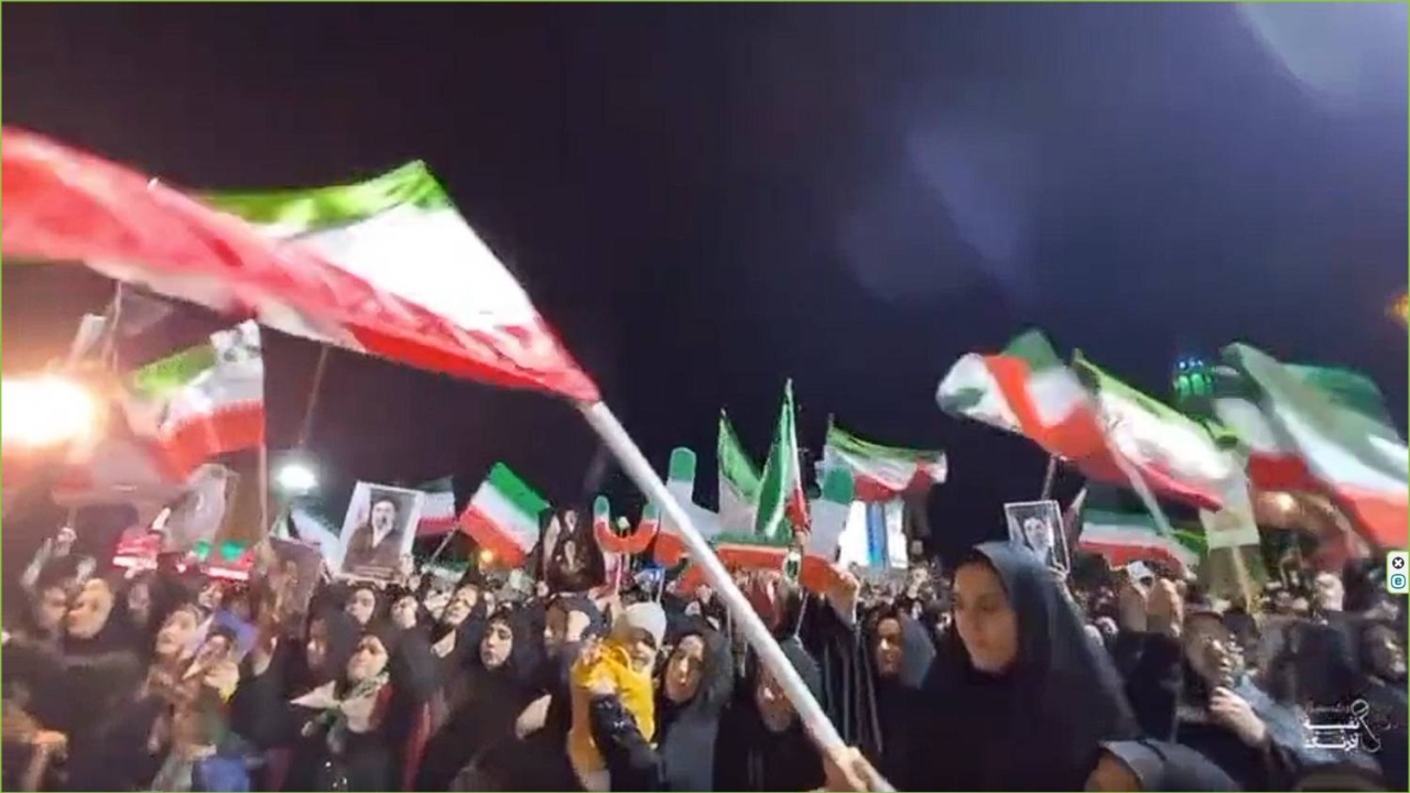 سنگ تمام آران و بیدگلی‌ها در حمایت از مقام معظم رهبری + فیلم