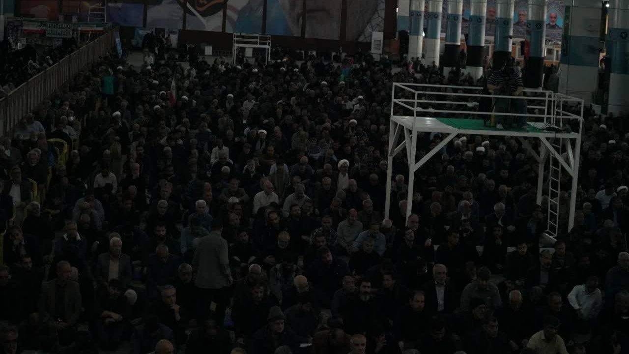 کرمان؛ فریاد اقتدار در سوگ قهرمان/فیلم + عکس کرمان؛ فریاد اقتدار در سوگ قهرمان/فیلم + عکس