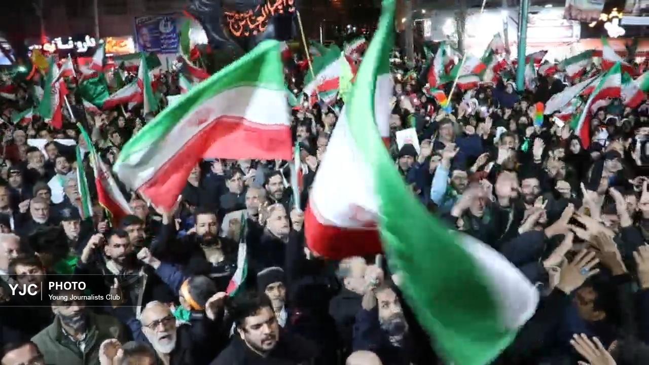 شور حماسه عزاداران امام شهید در بیست و هشتمین شب خیابان انقلاب خرم آباد +