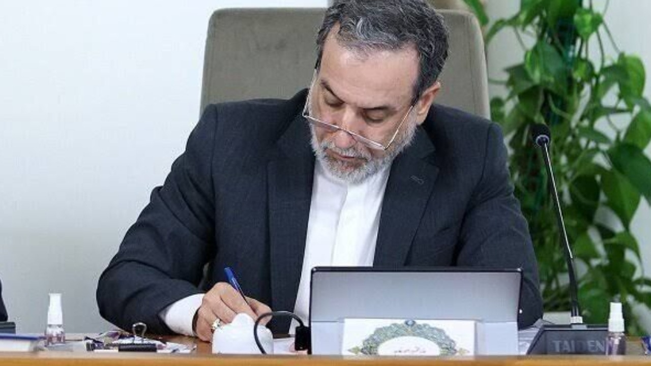 سید عباس عراقچی: آمریکا و اسرائیل از سر استیصال دانشگاه‌ها را بمباران می‌کنند