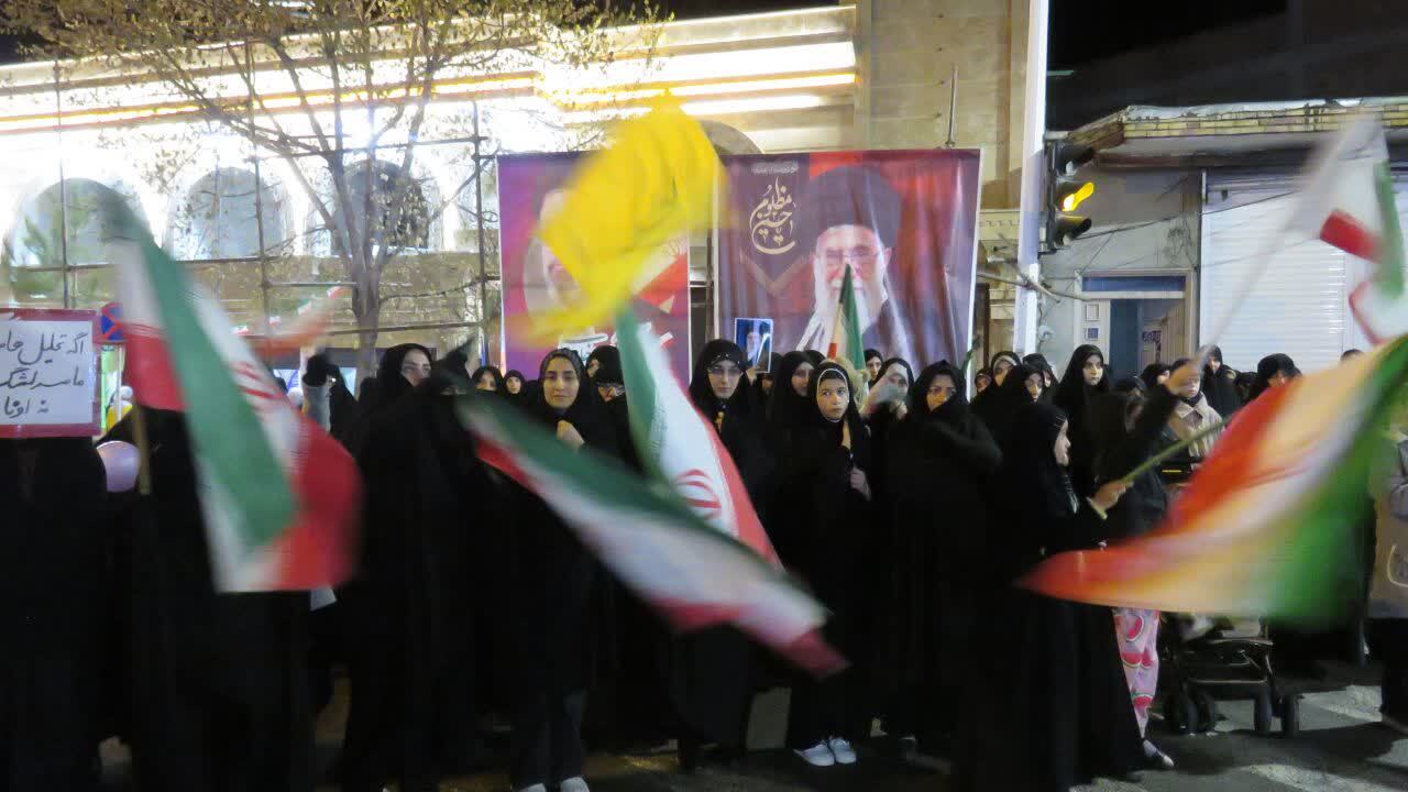 نگاهی به پنجاه و یکمین قرار شبانه هریسی&zwnj;ها از لنز دوربین شهروندخبرنگار