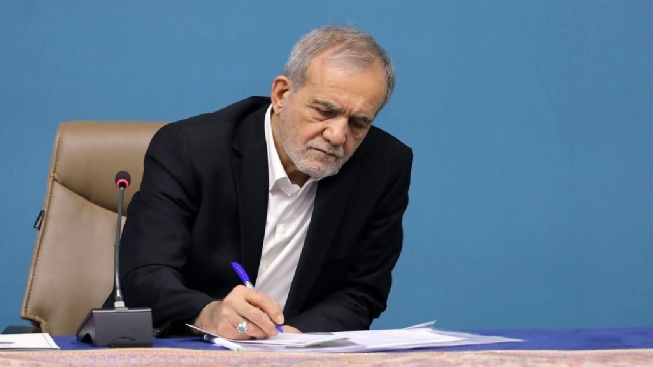 رئیس‌جمهور: امروز در برابر دشمنان تمدن‌ستیز، باید به اندیشه‌های سترگ سعدی رجوع کنیم