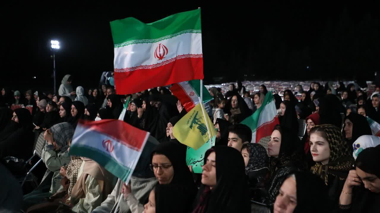 منتشر نشود//////شهر قدیمی یزد ققنوسی خفته در قلب کویر/امسال یزدیها و مسافران، شبهای متفاوتی را تجربه کردند/گردش در بافت تاریخی با فرهنگ مقاومت شبانه+فیلم منتشر نشود//////شهر قدیمی یزد ققنوسی خفته در قلب کویر/امسال یزدیها و مسافران، شبهای متفاوتی را تجربه کردند/گردش در بافت تاریخی با فرهنگ مقاومت شبانه+فیلم