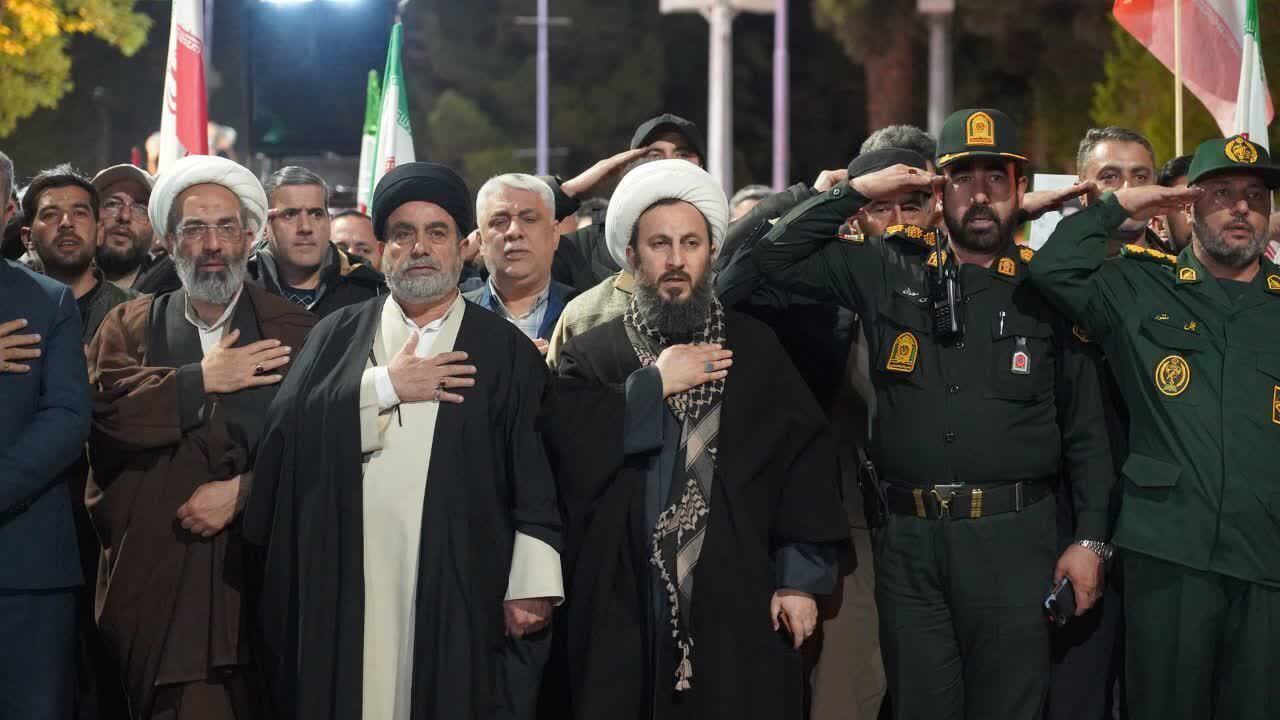 اجتماع شبانه خیابانی