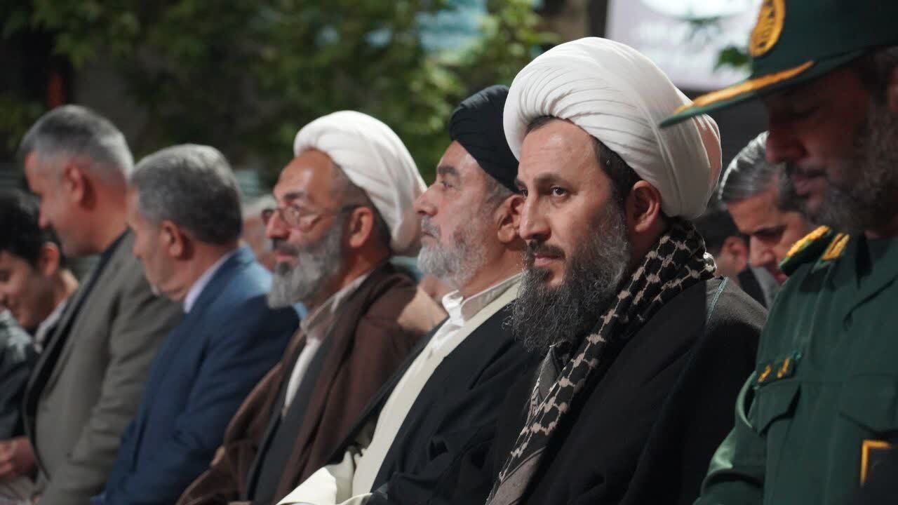 اجتماع شبانه خیابانی مردم دارالمومنین خوی در خونخواهی امام امت