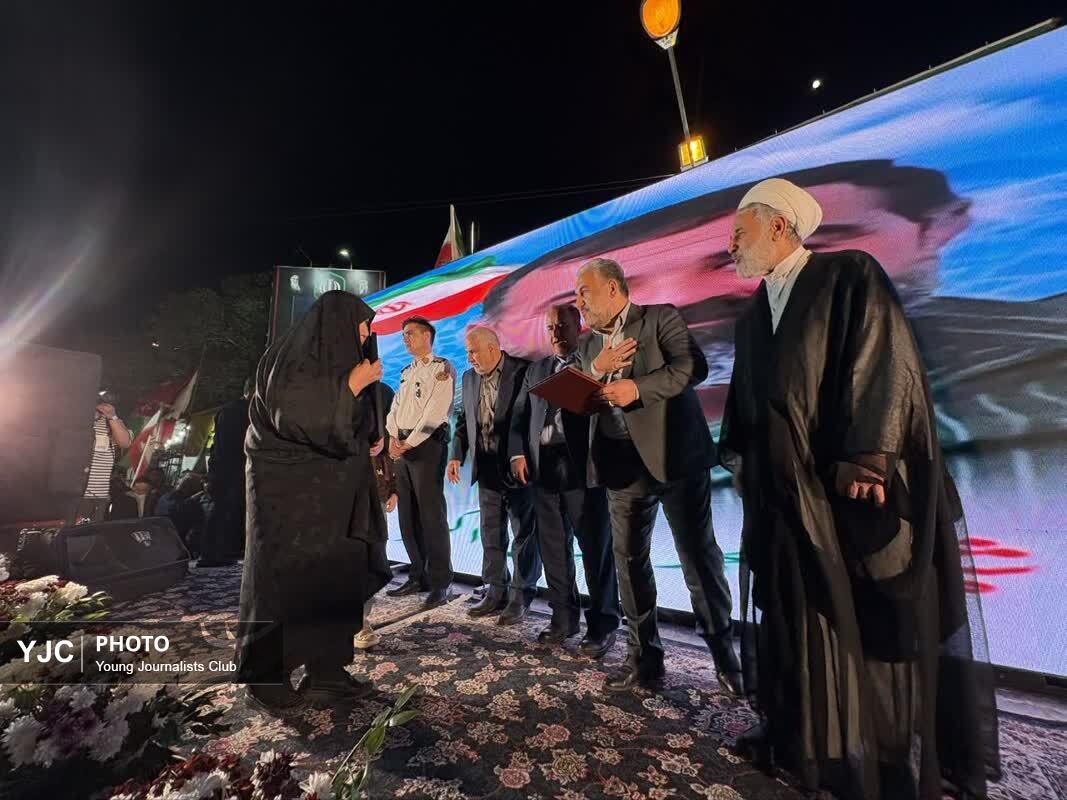 اجتماع عظیم کارگران انقلابی در قم برگزار شد+تصاویر