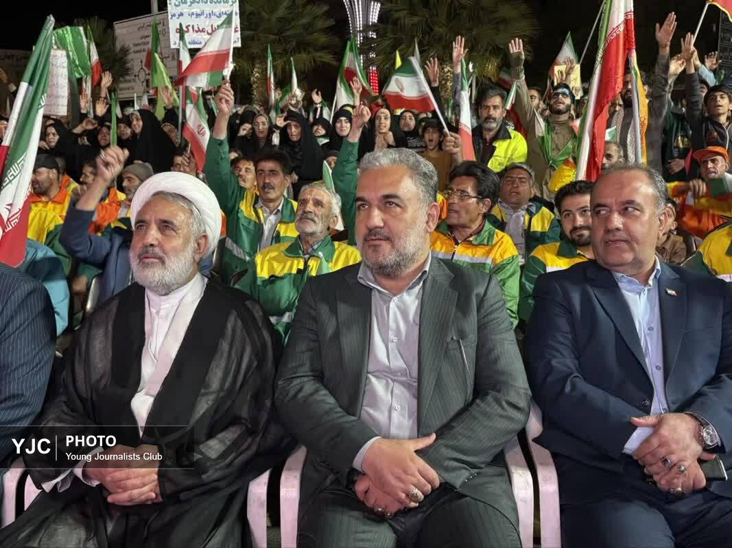 اجتماع عظیم کارگران انقلابی در قم برگزار شد+تصاویر