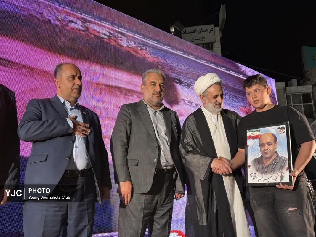 اجتماع عظیم کارگران انقلابی در قم برگزار شد+تصاویر