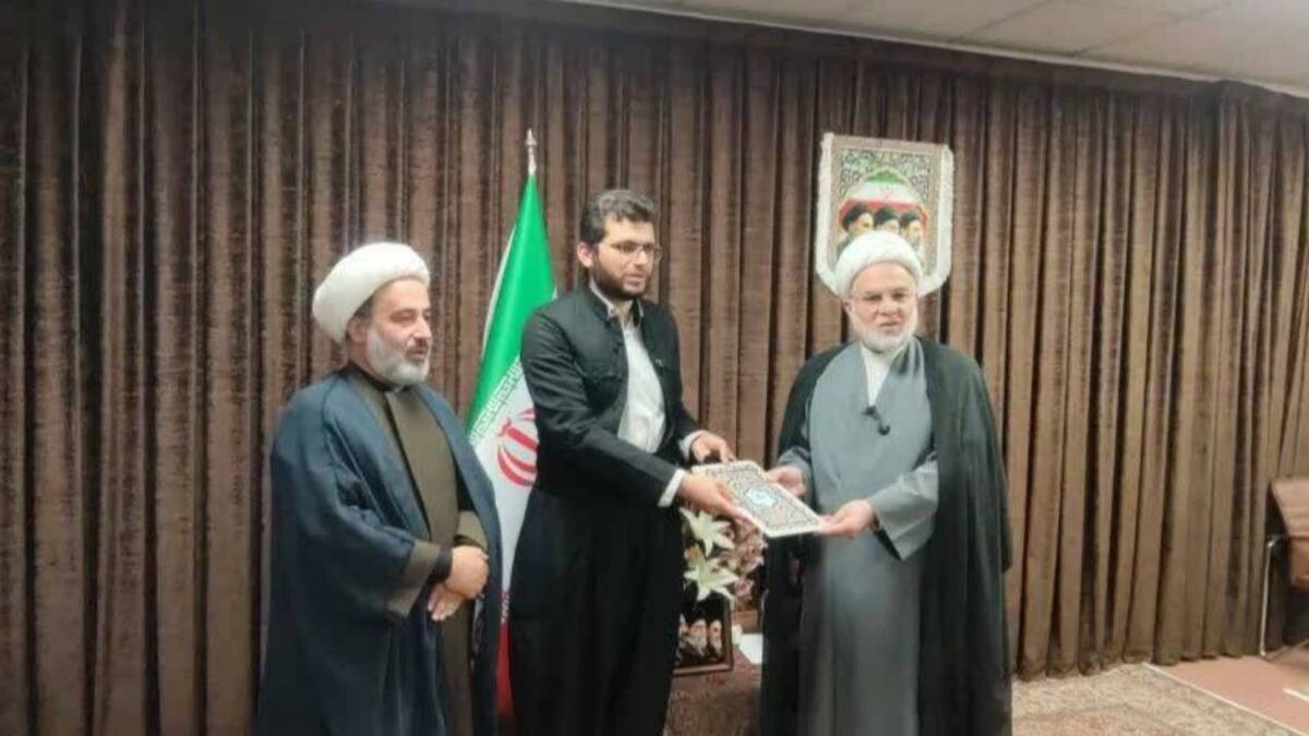 باشگاه خبرنگاران -تجلیل از استاد عبدالقدوس حسینی، قهرمان کشوری رشته ترتیل در کردستان