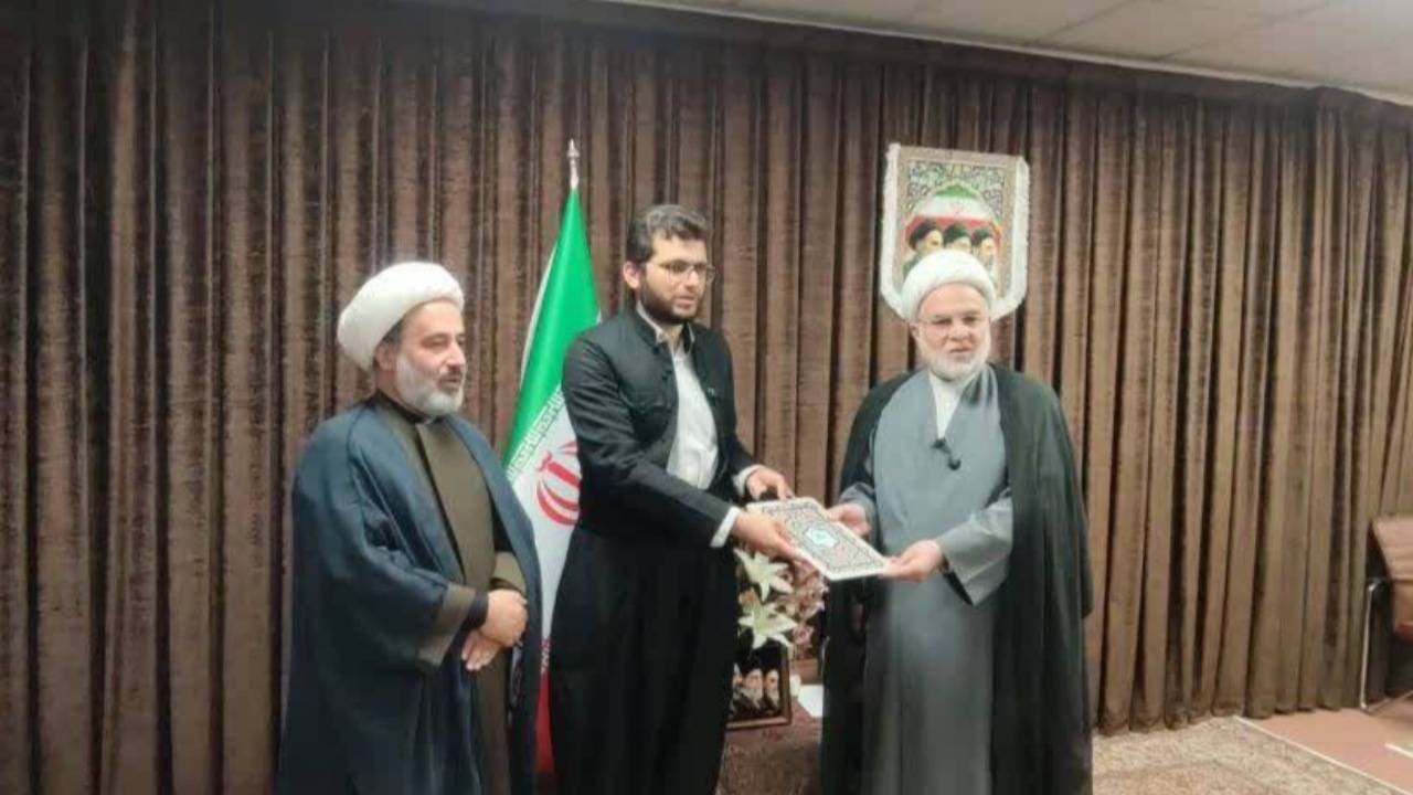 تجلیل از استاد عبدالقدوس حسینی، قهرمان کشوری رشته ترتیل در کردستان