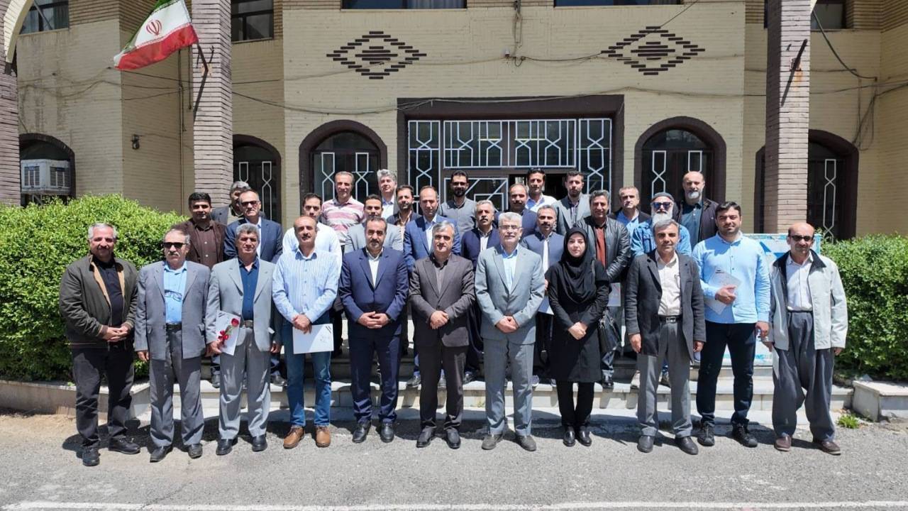 آموزش حتی در شرایط جنگ نیز متوقف نشد/ توسعه آموزشی در روستا‌ها مغفول مانده است