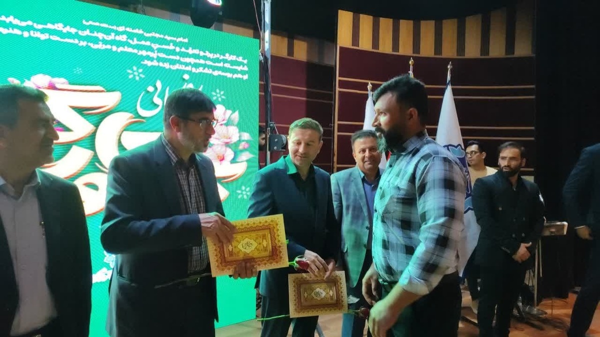 باشگاه خبرنگاران -تجلیل از ۳۱ کارگر نمونه شهرداری شهرکرد + تصاویر