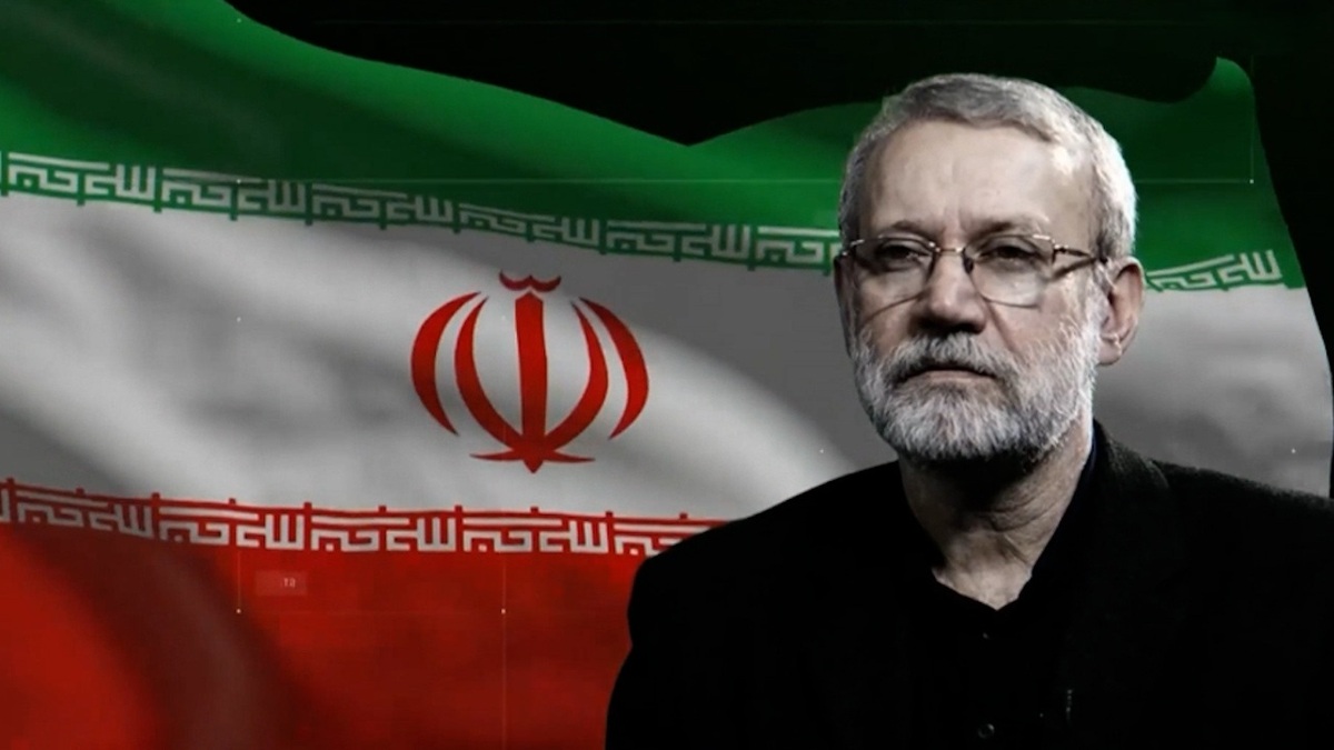 تصاویری از حضور شهید لاریجانی در منزل شهید محمود باقری معمار اقتدار موشکی ایران