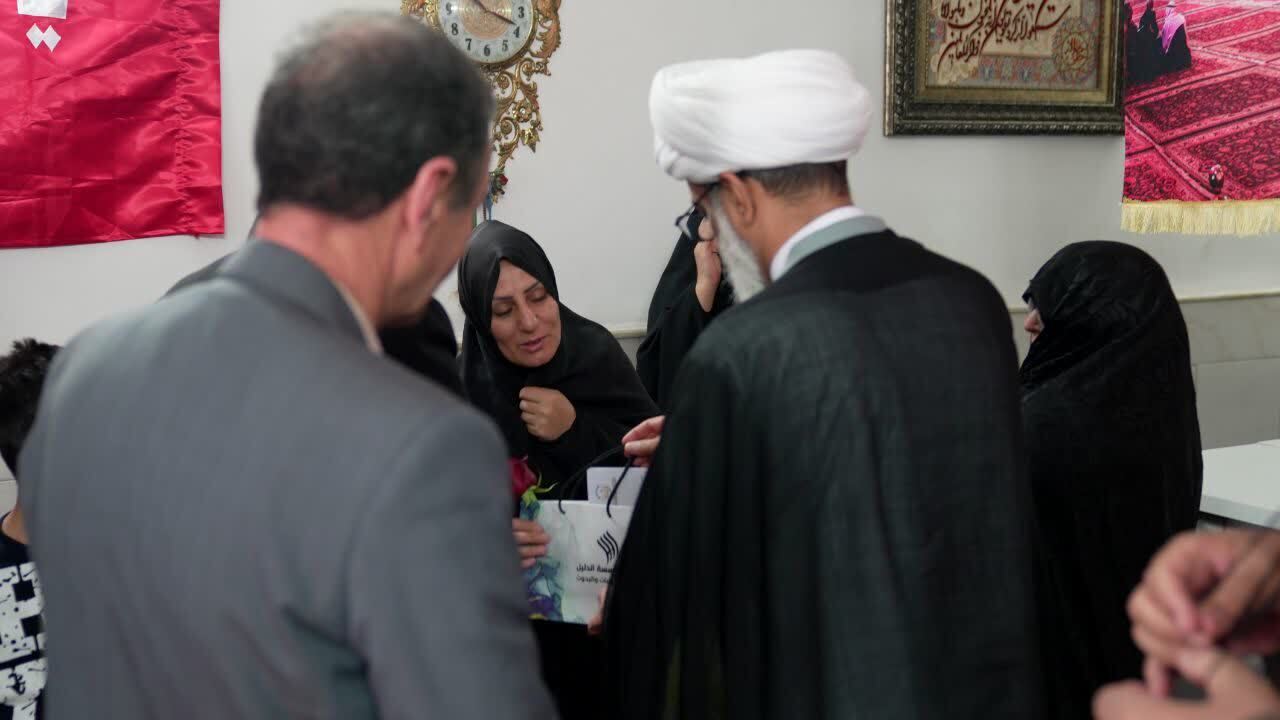 پیچیدن شمیم عطر حرم امام حسین علیه السلام در خانه شهدای کارگر قمی جنگ رمضان+تصاویر