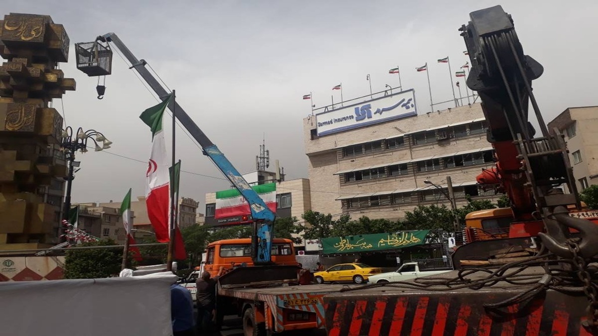باشگاه خبرنگاران -بازپیرایی میدان جمهوری پس از ۲ دهه؛ حک نام شهدای جنگ رمضان بر المان میدان