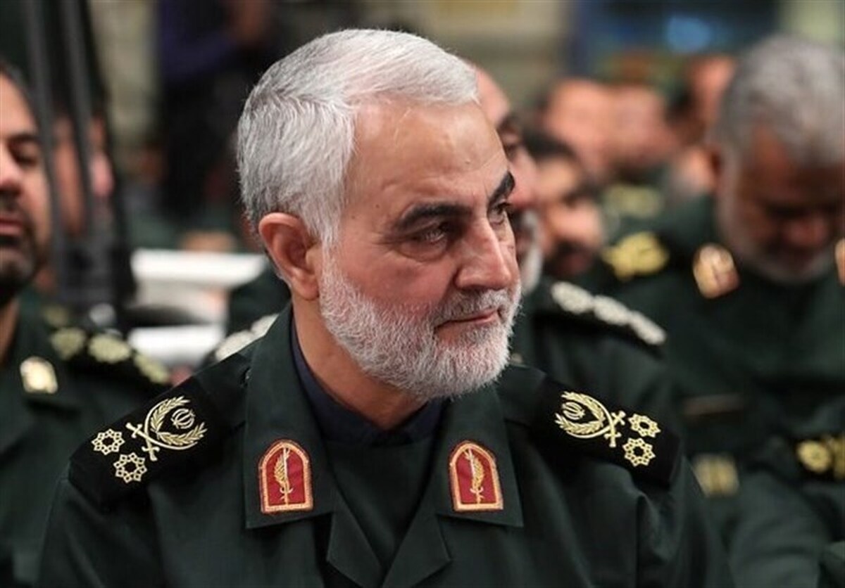 باشگاه خبرنگاران -روایت حاج قاسم سلیمانی از ترسو بودن رئیس‌جمهور آمریکا؛ وقتی ترامپ در تاریکی و با چراغ موبایل به عراق می‌رود