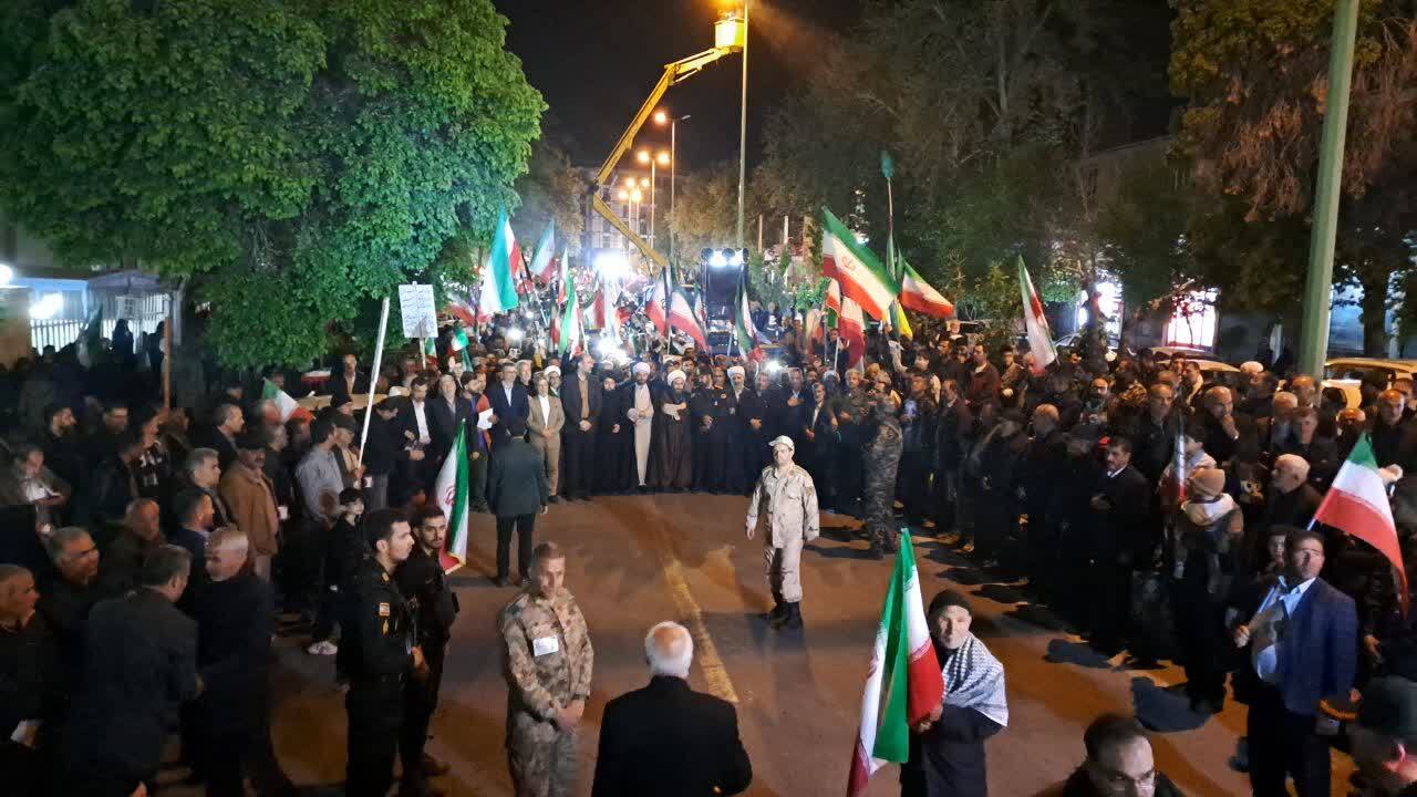 ۶۷ شب ایستادگی خوی&zwnj;ها به دنبال شهادت رهبر انقلاب + عکس