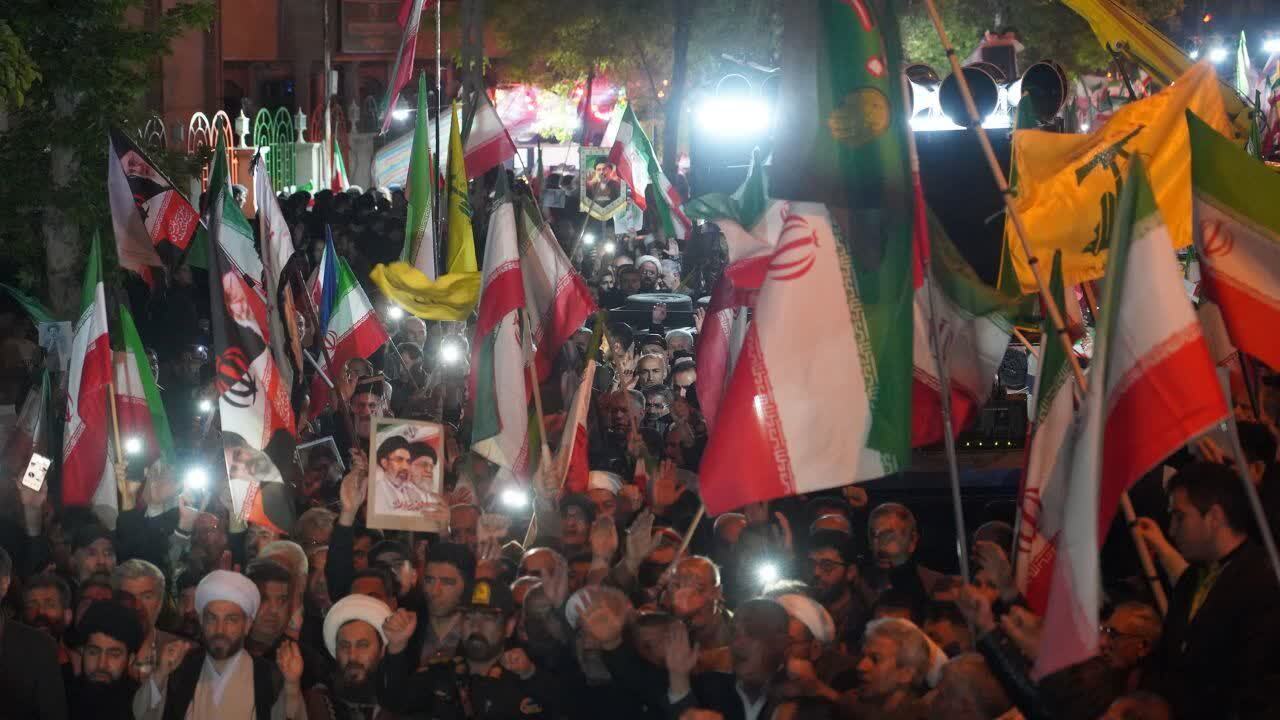 ۶۷ شب ایستادگی خوی&zwnj;ها به دنبال شهادت رهبر انقلاب + عکس