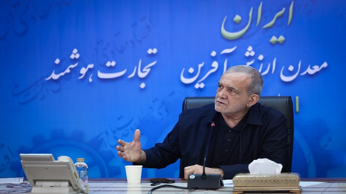 باشگاه خبرنگاران -روایت رئیس‌جمهور از دیدار دو ساعته با رهبر انقلاب/ تاکید پزشکیان بر هم‌افزایی دولت و اصناف