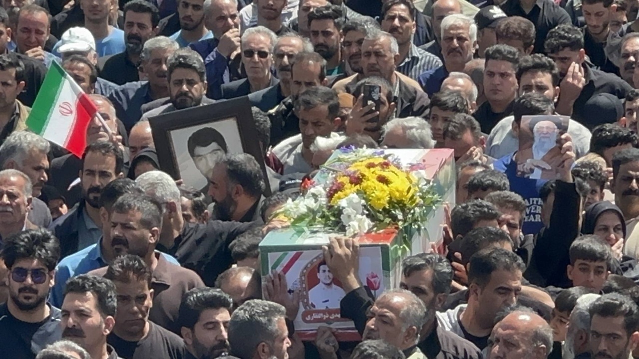 وداع با شکوه نهاوندی‌ها با شهید مهدی ذوالفقاری + عکس