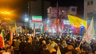 گوشه هایی از وطن دوستی مردم انقلابی شهر بهرمان در تجمعات اقتدار و مقاومت + عکس