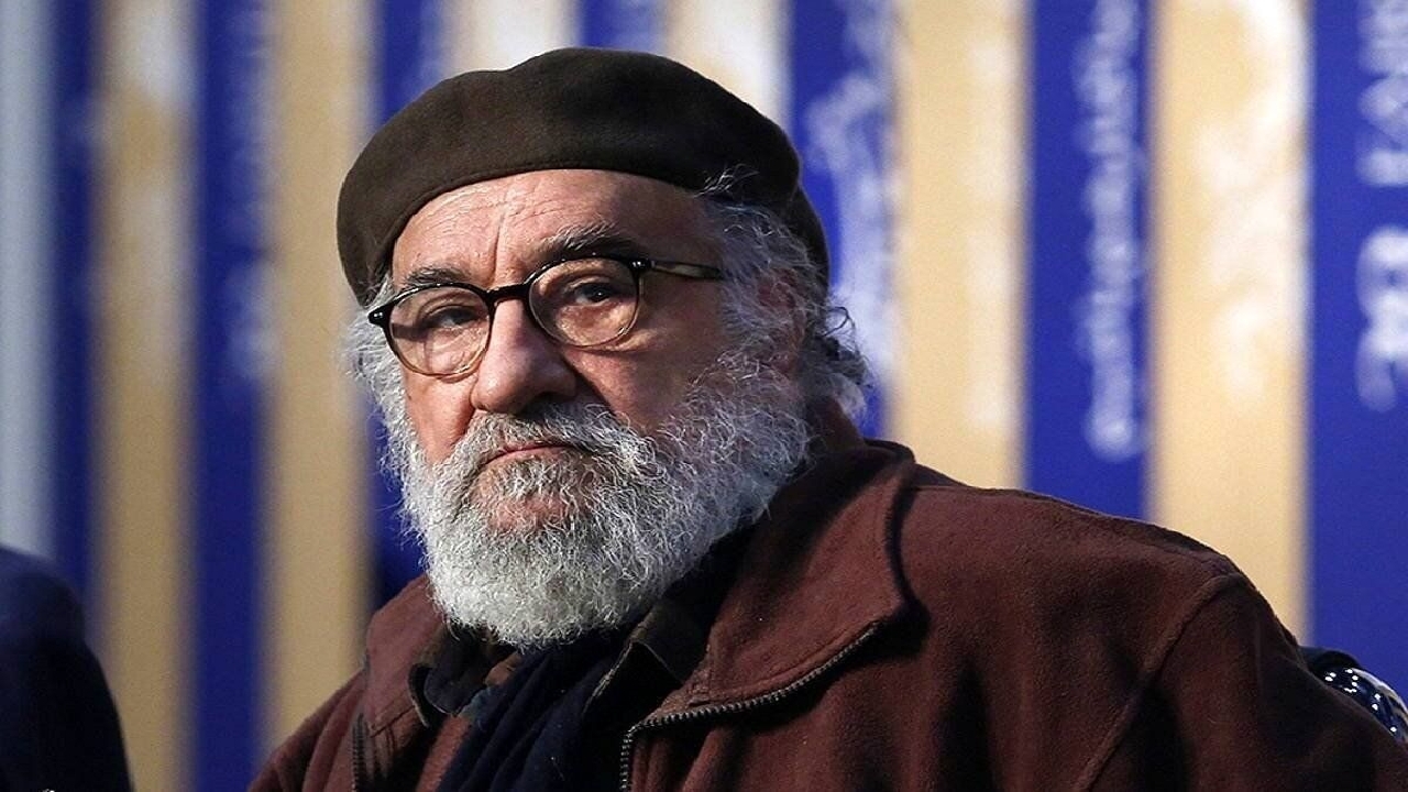 داریوش ارجمند: بعد از شنیدن خبر شهادت رهبر انقلاب یک ماه بیمار بودم + فیلم