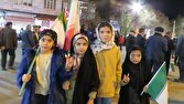 کودکان و نوجوانان هریسی پرچم داران تجمعات حماسی شبانه + عکس