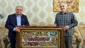 حضور سرزده استاندار آذربایجان شرقی در منزل معلم دوران دبیرستان خود