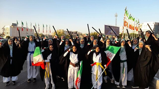 مذاکره با آمریکا عاقلانه نیست/بانوان رزمی‌کاربسیجی استان یزد راوی پیام رهبر شهید+فیلم
