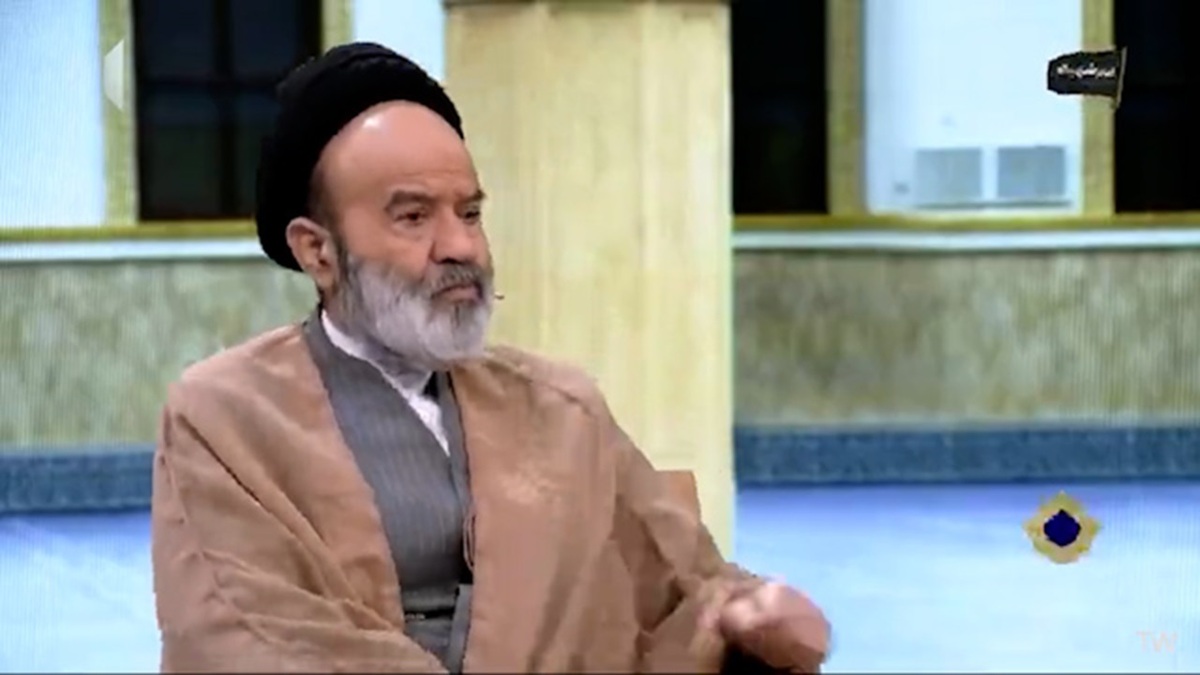 ماجرای توسل حضرت آیت‌الله سیدمجتبی خامنه‌ای به امام رضا (ع) برای آزادی رهبر شهید از زندان پهلوی + فیلم