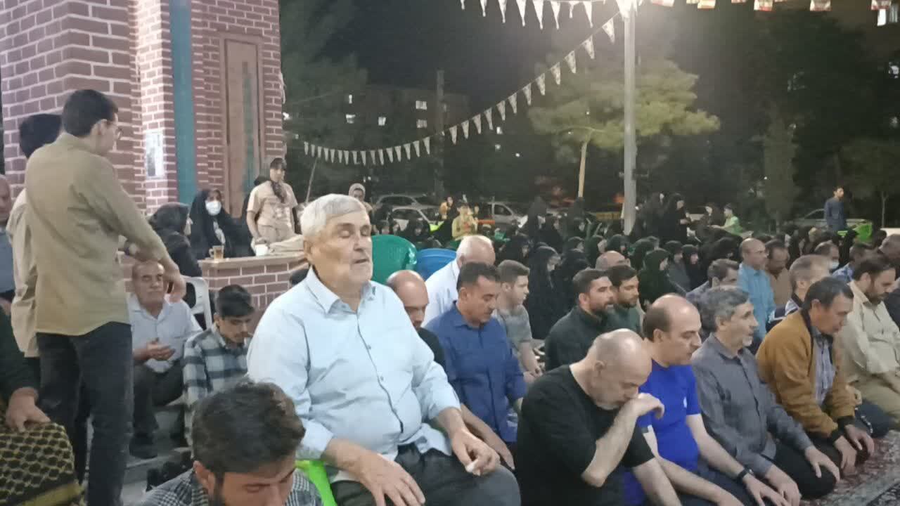 اقامه نماز استغاثه درشبانه خاورشهر