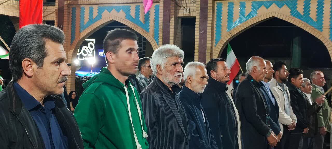 حضور خانواده شهدای جنگ سوم در اجتماع شبانه صالح آباد
