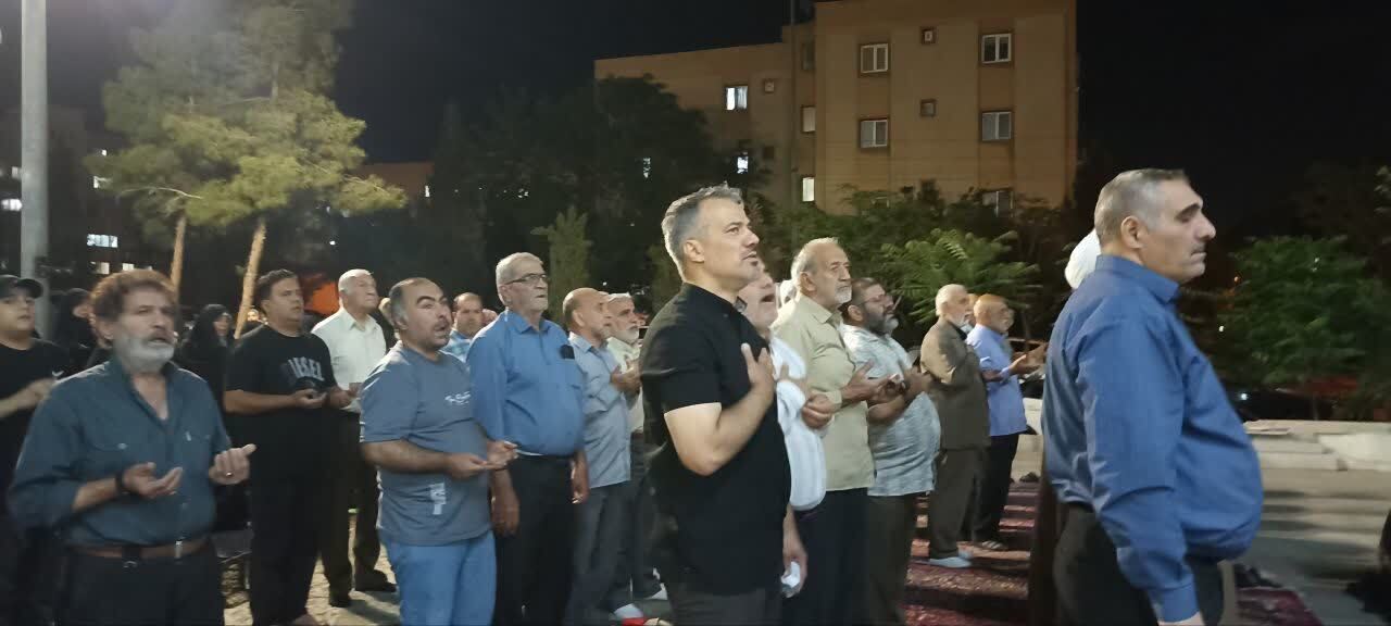 اقامه نماز استغاثه در تجمعات شبانه خاورشهر