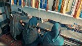 فرش ابریشم قم؛ حاصل دسترنج زنانی که هنر را در تار و پود ابریشم جاری کردند+فیلم
