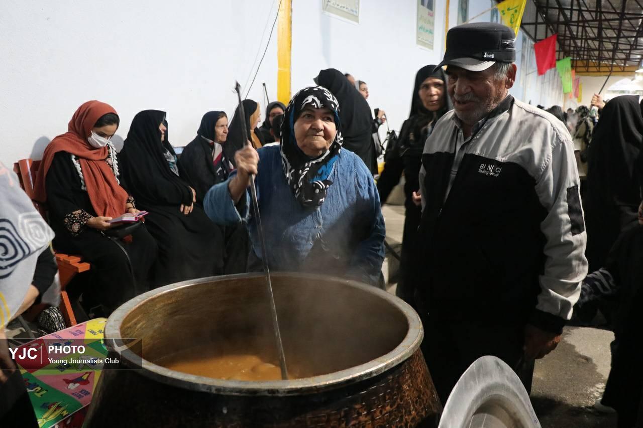 برگزاری مراسم &laquo;سمنو پزان&raquo; در آشتیان به یاد سیدالشهدای انقلاب