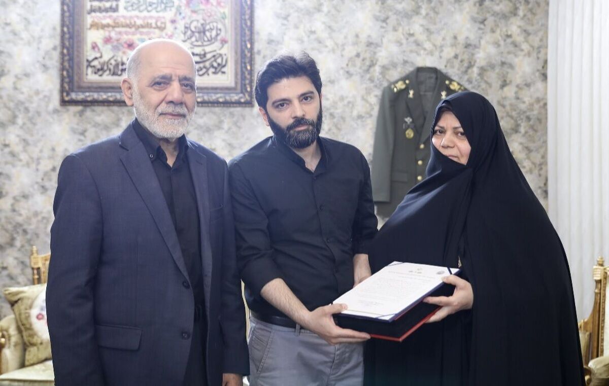 باشگاه خبرنگاران -ابلاغ سلام رهبر معظم انقلاب به خانواده سپهبد شهید موسوی