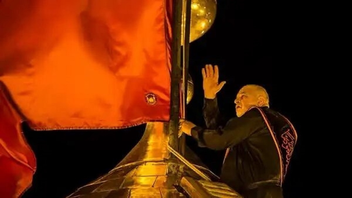 پرچم گنبد حرم امام حسین نو شد + فیلم