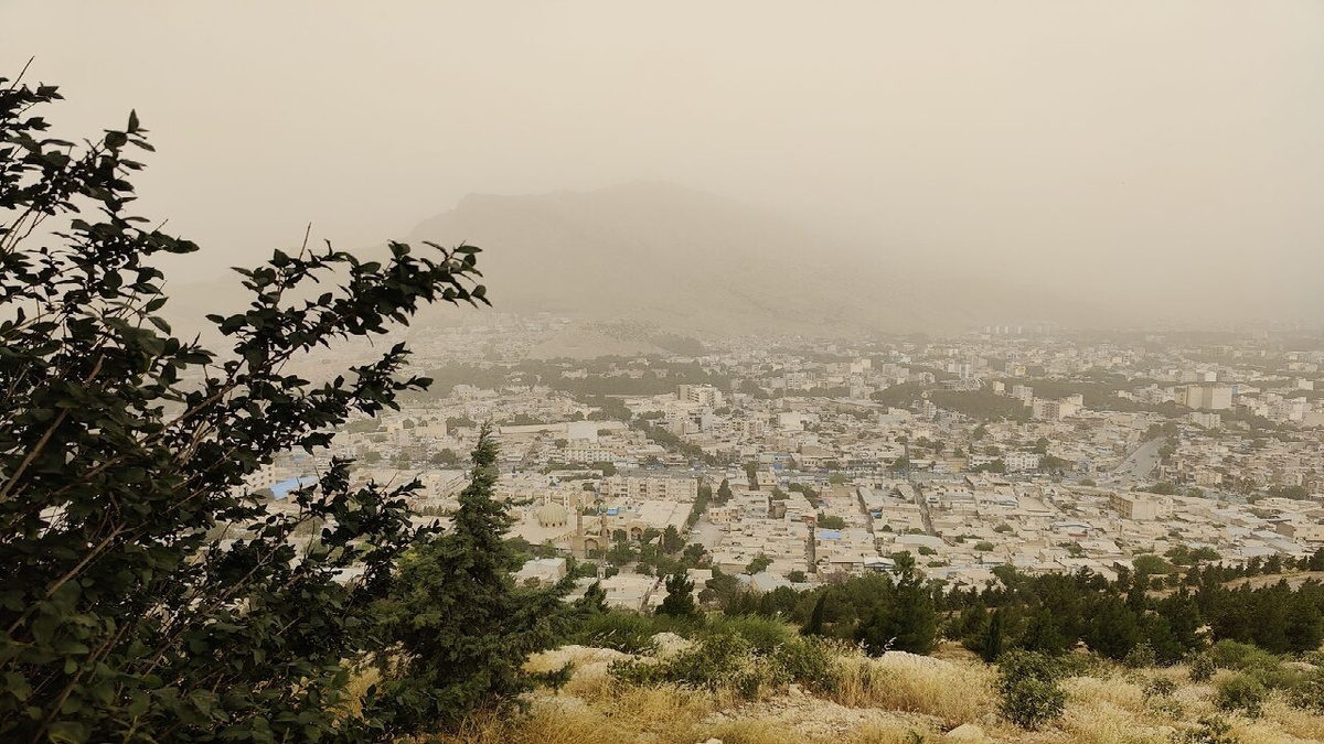 باشگاه خبرنگاران -ماندگاری ریزگردها در جنوب ایلام؛ دید افقی در دهلران به ۲ کیلومتر رسید