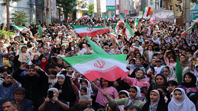 تجدید میثاق دختران روستای همدانک با آرمان&zwnj;های انقلاب اسلامی