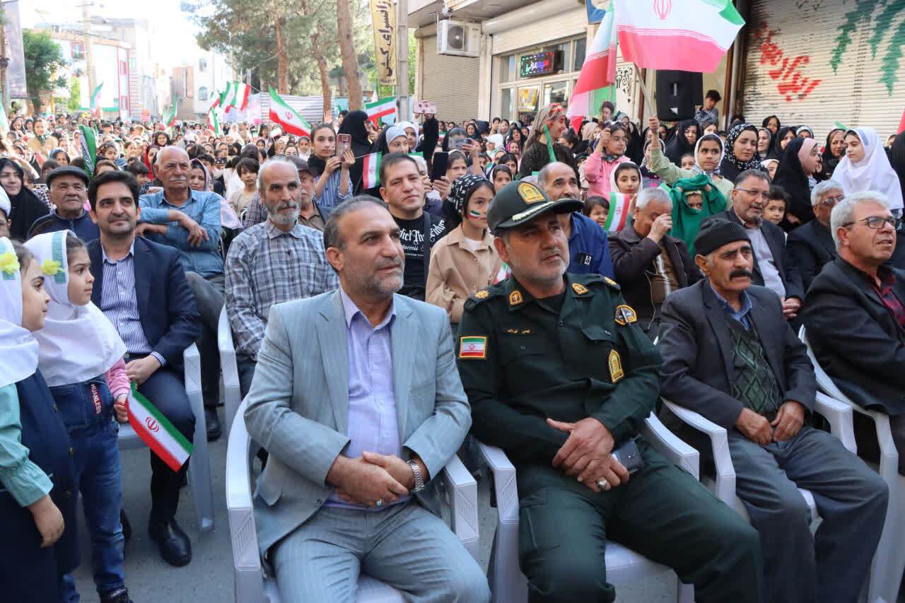 تجدید میثاق دختران روستای همدانک با آرمان&zwnj;های انقلاب اسلامی