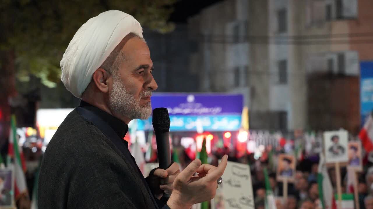 صلابت خوی&zwnj;ها در تجمع شبانه اقتدار و مقاومت