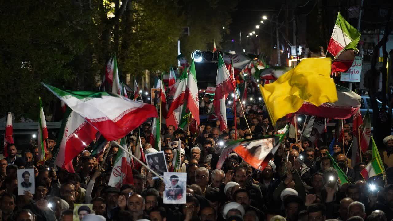 صلابت خوی&zwnj;ها در تجمع شبانه اقتدار و مقاومت