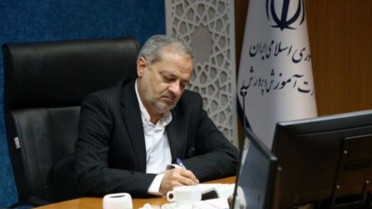 پرداخت مطالبات و اجرای رتبه‌بندی معلمان/ احکام ۲۰۰ هزار فرهنگی صادر شد