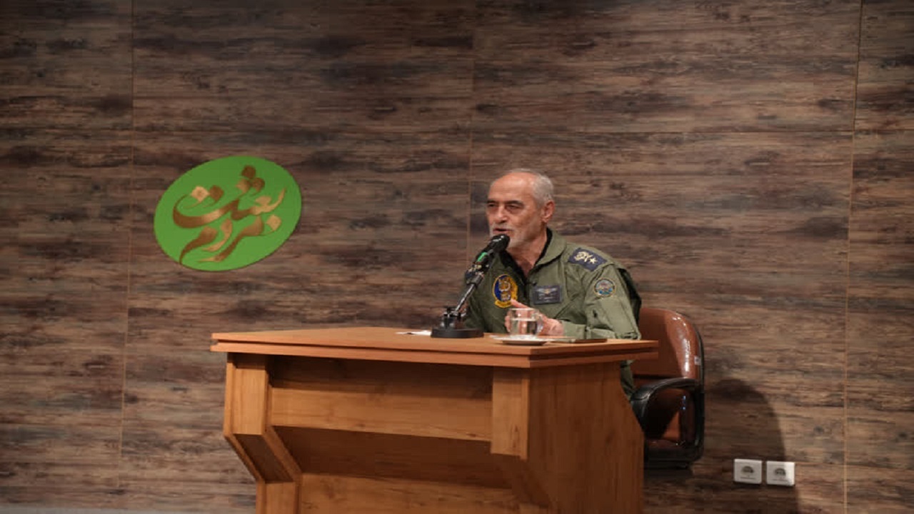 ضرورت شناخت عمیق جایگاه ژئوپلیتیک ایران/  آمریکای خونخوار جهان را به مناطق فرماندهی تقسیم کرده است