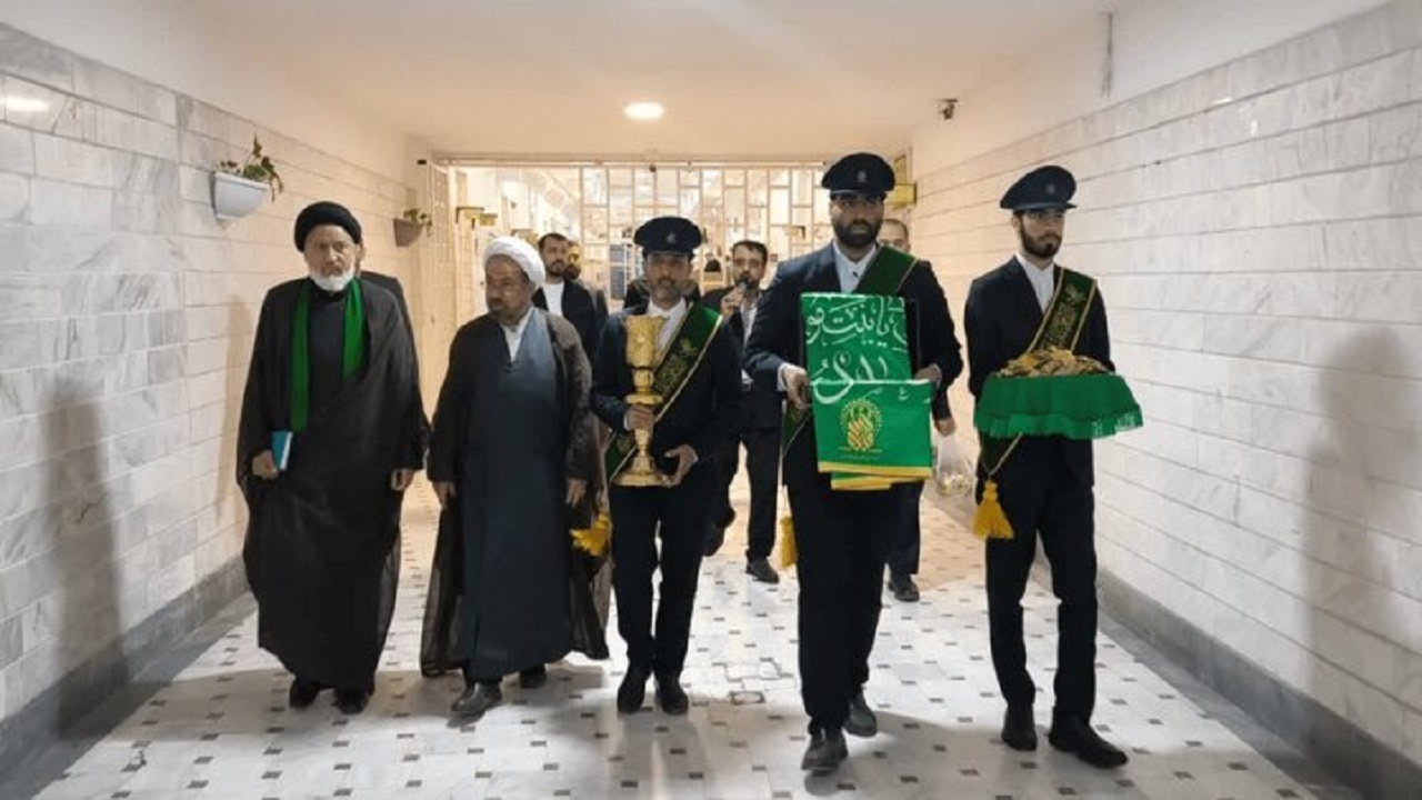 آزادی ۱۰ زندانی در قم به برکت پرچم حرم حضرت معصومه (س)